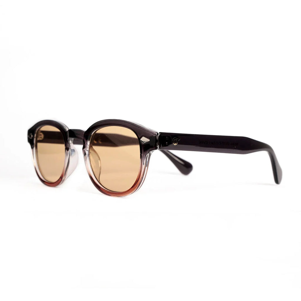 OS Sunglasses Berlino Wood Giallo με διάφανο καφέ σκελετό και κίτρινους φακούς, κοντινή πλάγια όψη