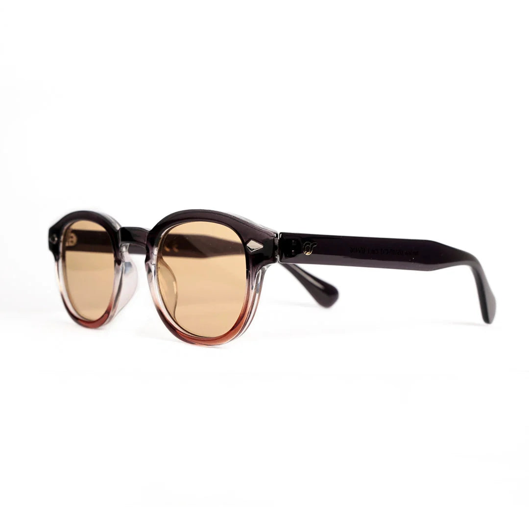 OS Sunglasses Berlino Wood Giallo με διάφανο καφέ σκελετό και κίτρινους φακούς, κοντινή πλάγια όψη
