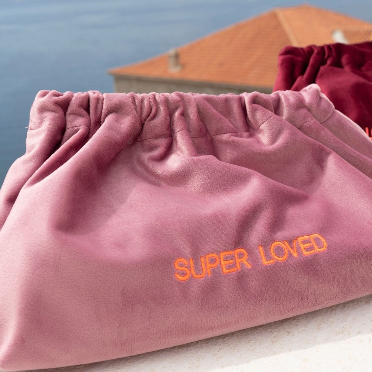 Sorbet Island | Superloved - Velvet Clutch Bag