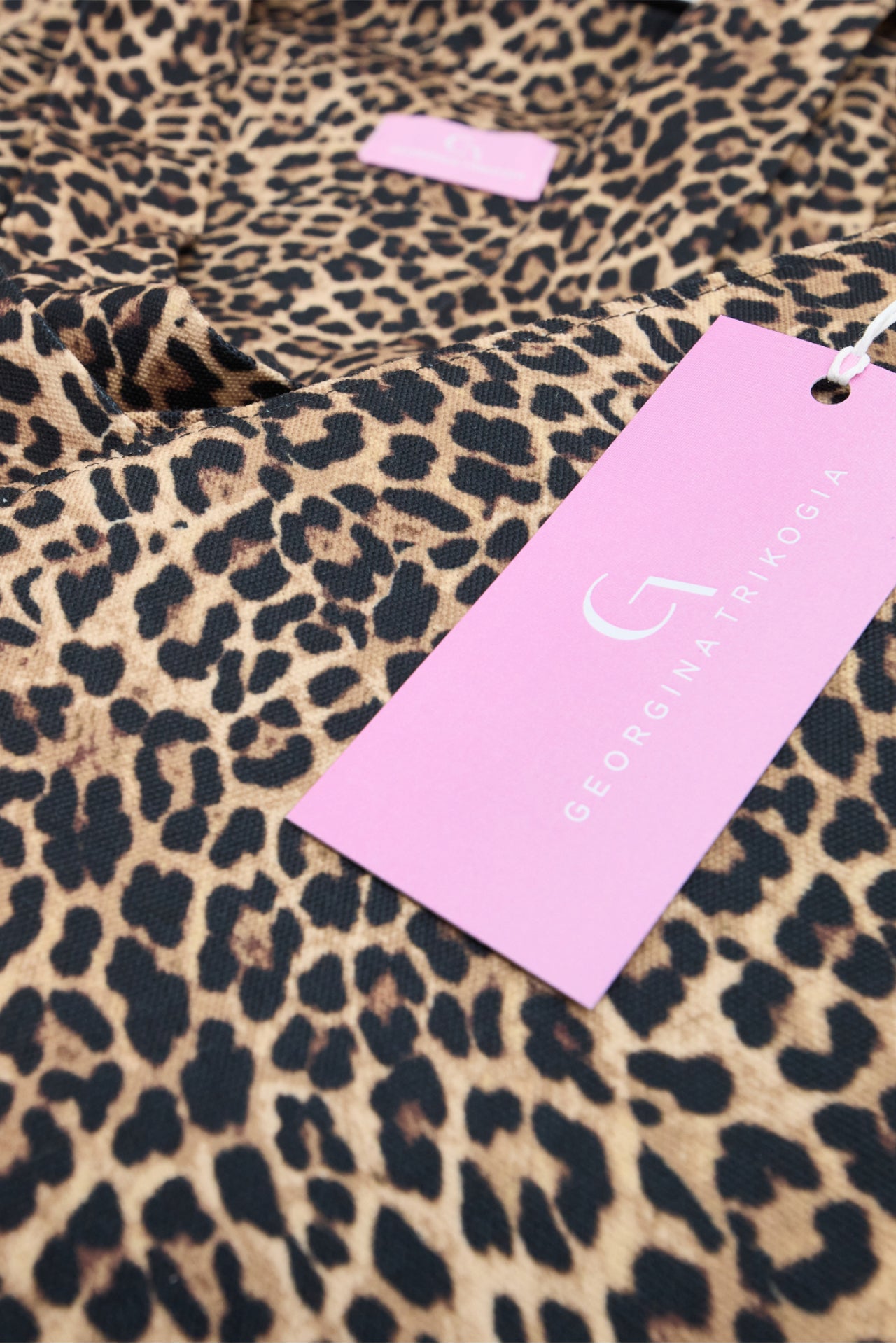 Georgina Trikogia | Leopard Pouch Water Proof